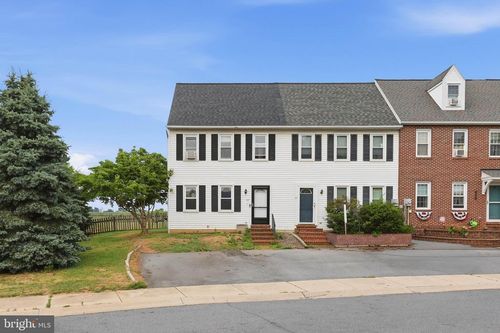 49 Hilldale Dr, EPHRATA, PA, 17522-1889 | Card Image