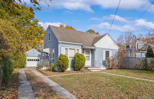 7 W Bay Shore Rd, Bay Shore, NY, 11706-3605 | Card Image