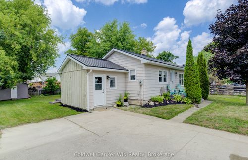 383 Wellington St E, Mount Forest, ON, N0G2L2 | Card Image