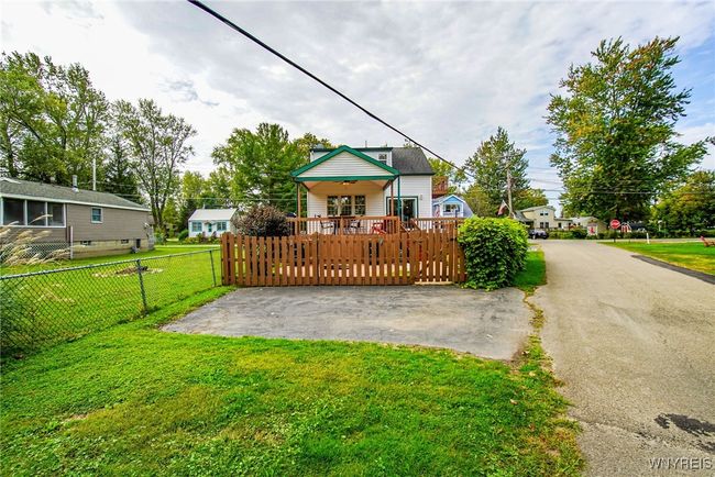 12836 Iola Dr, House other with 3 bedrooms, 2 bathrooms and null parking in Irving NY | Image 5