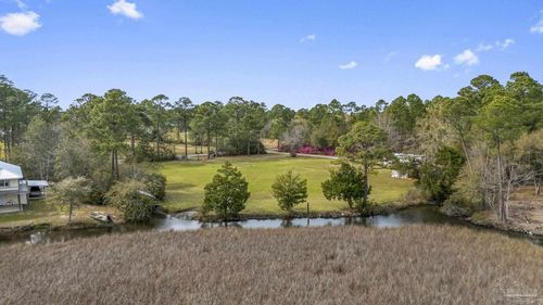 7524 Petersen Point Rd, MILTON, FL, 32583-8509 | Card Image
