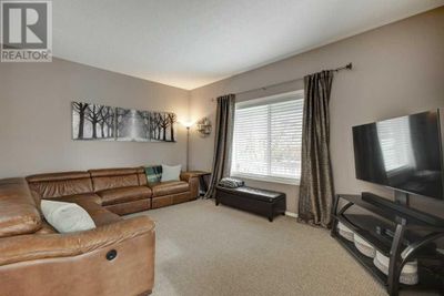 126 Drake Landing Loop, House other with 4 bedrooms, 4 bathrooms and 2 parking in Okotoks AB | Image 2