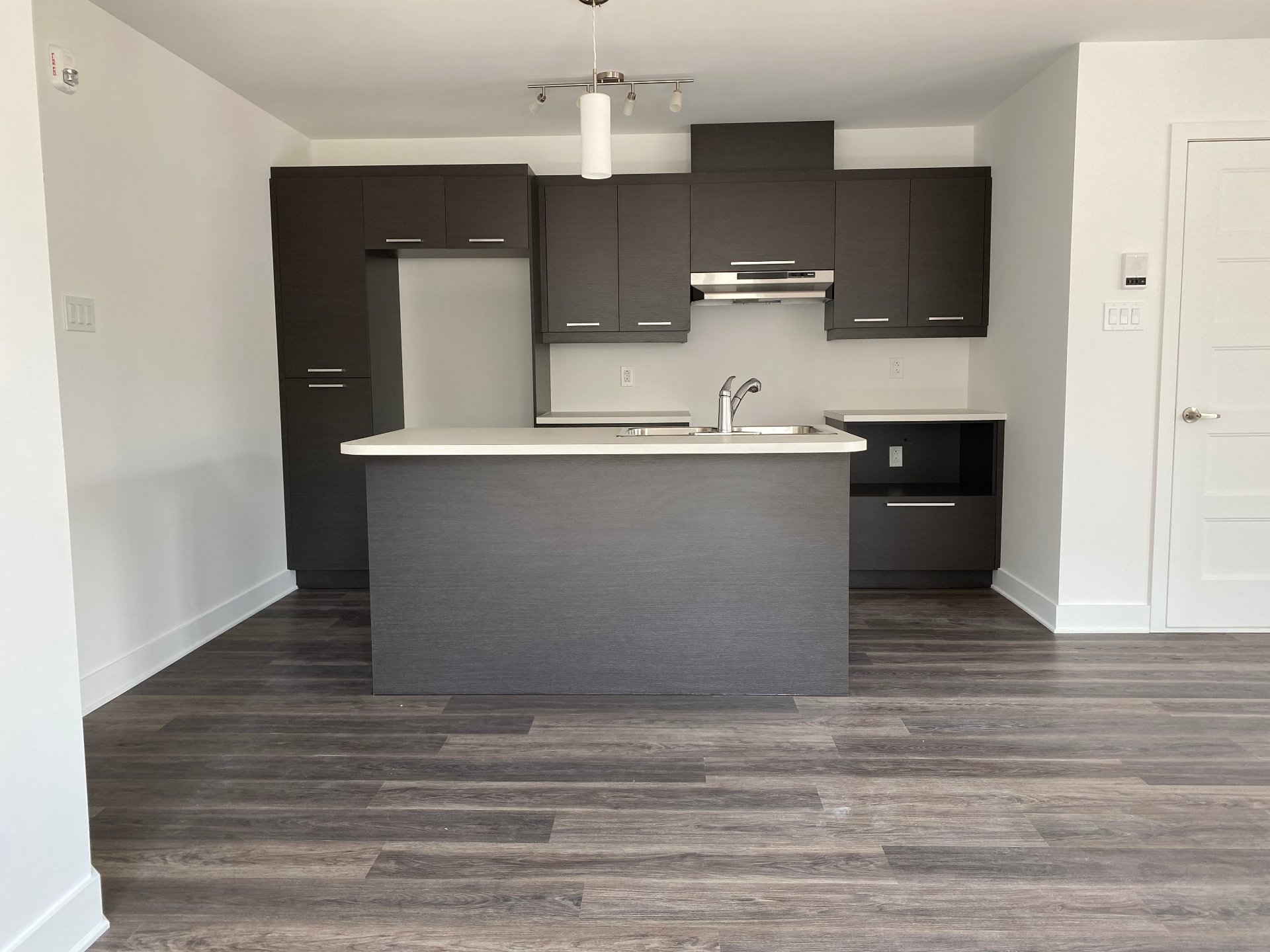 Residential Lease in Les Coteaux 4