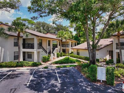 40 - 4817 Winslow Beacon, Condo with 2 bedrooms, 2 bathrooms and null parking in Sarasota FL | Image 3