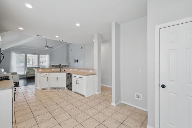 6205 Apache Dr, House other with 3 bedrooms, 2 bathrooms and null parking in The Colony TX | Image 9