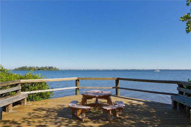APT-204 - 540 Grove Isle Cir, House attached with 2 bedrooms, 2 bathrooms and null parking in Vero Beach FL | Image 35