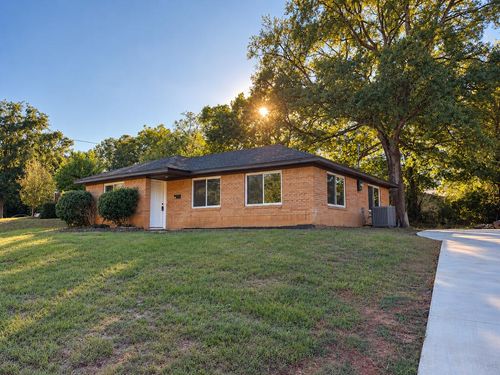 207 Sheridan Dr, Palestine, TX, 75801-4043 | Card Image