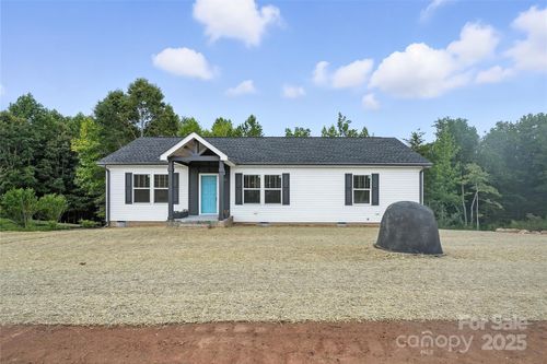 124 Dayton Rd, Dallas, NC, 28034-7597 | Card Image