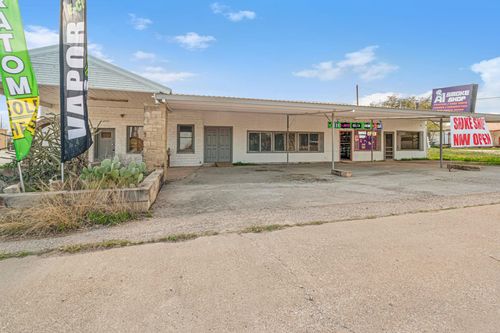 106 S 4th St, Lometa, TX, 76853 | Card Image