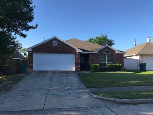 921 Simon Dr, Cedar Hill, TX, 75104-7203 | Card Image