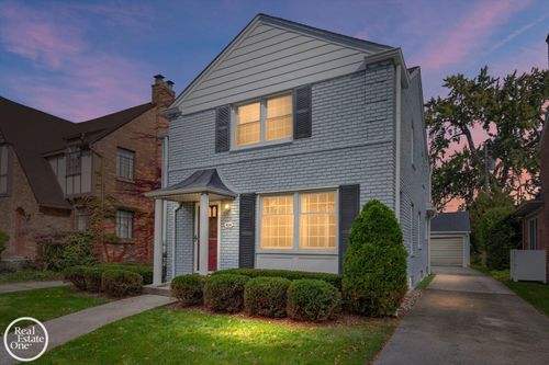 424 Mckinley Avenue, Grosse Pointe Farms, MI, 48236 | Card Image