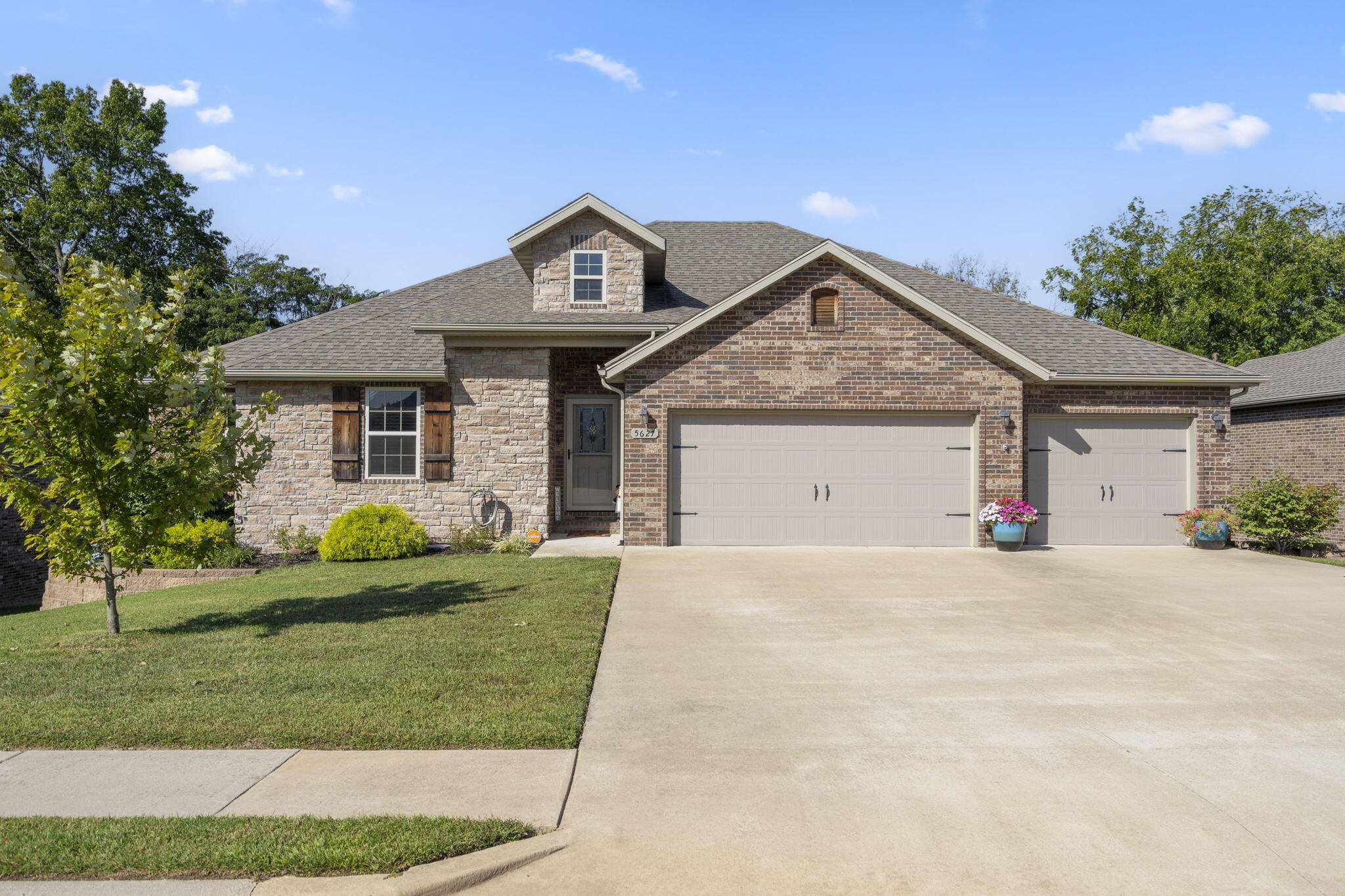 Cloverdale Ln, Battlefield, MO 65619