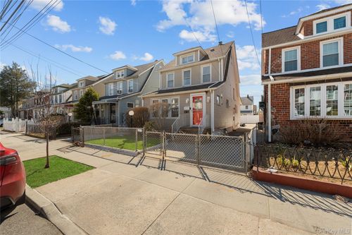 112-26 208th St, Queens Village, NY, 11429-2206 | Card Image