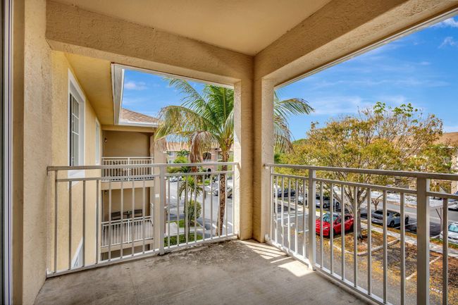 APT-302 - 6510 Emerald Dunes Dr, Condo with 2 bedrooms, 2 bathrooms and null parking in West Palm Beach FL | Image 32