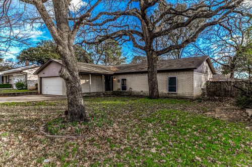 2108 Warwick Dr, Arlington, TX, 76015-1125 | Card Image