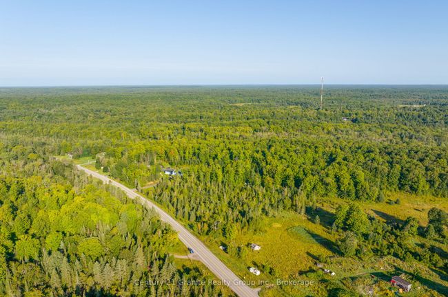 3783 Monck Rd, House other with 3 bedrooms, 2 bathrooms and 8 parking in Norland ON | Image 7