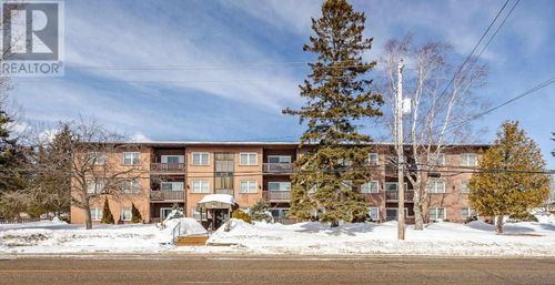 570 Macdonald Ave, Sault Ste. Marie, ON, P6B1J3 | Card Image