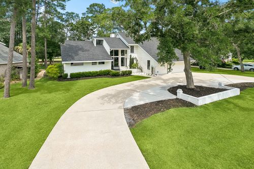 237 Evangeline Dr, Mandeville, LA, 70471-1856 | Card Image