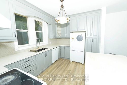 81 Florence Ave, Kitchener, ON, N2A2K9 | Card Image