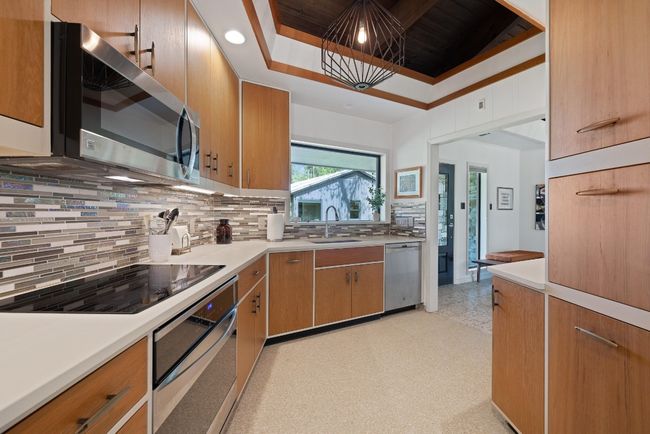 2401 Manana St, House other with 4 bedrooms, 4 bathrooms and 2 parking in Austin TX | Image 20