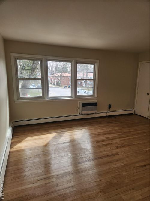 2710 South, Poughkeepsie (Town), NY, 12601 | Card Image