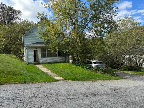 70 Marshall St, Hardwick, VT, 05843-7050 | Card Image