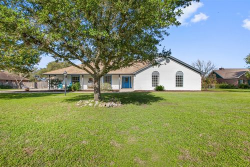 124 Poplar Dr, Mountain City, TX, 78610-9240 | Card Image
