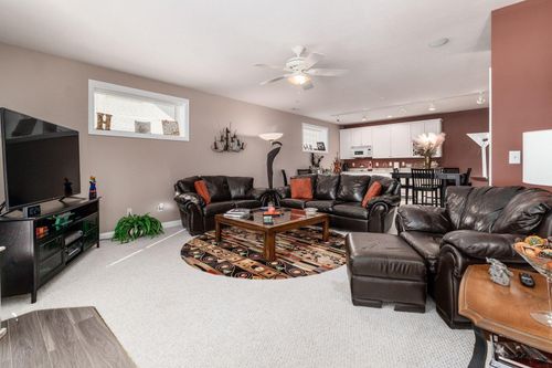 6033 Mcnaughten Grove Ln, Columbus, OH, 43213-5106 | Card Image