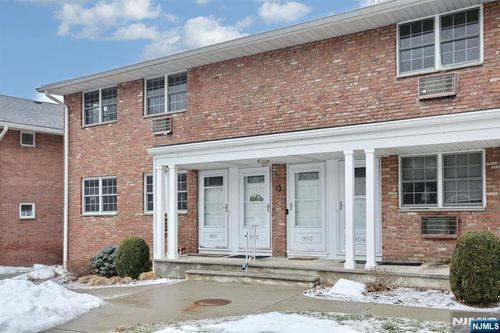 903 Washington Dr, Ramsey, NJ, 07446-1526 | Card Image