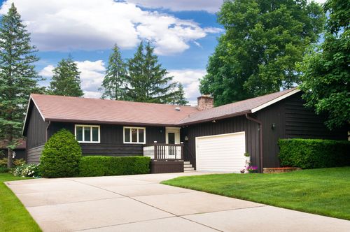 440 E Walnut St, Roselle, IL, 60172-3061 | Card Image