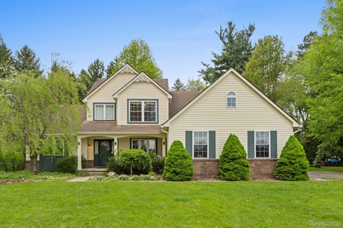 3079 Island Hills Dr, Dexter, MI, 48130-8622 | Card Image
