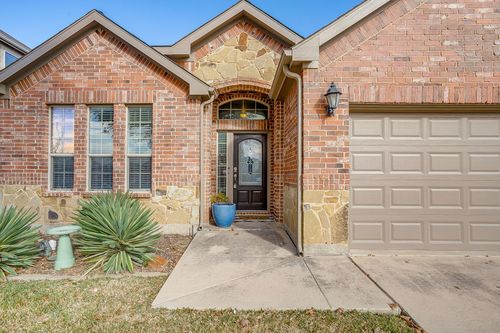 5717 Sapphire Pool Trl, Fort Worth, TX, 76244-5675 | Card Image