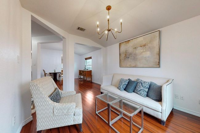 Living Room | Image 10