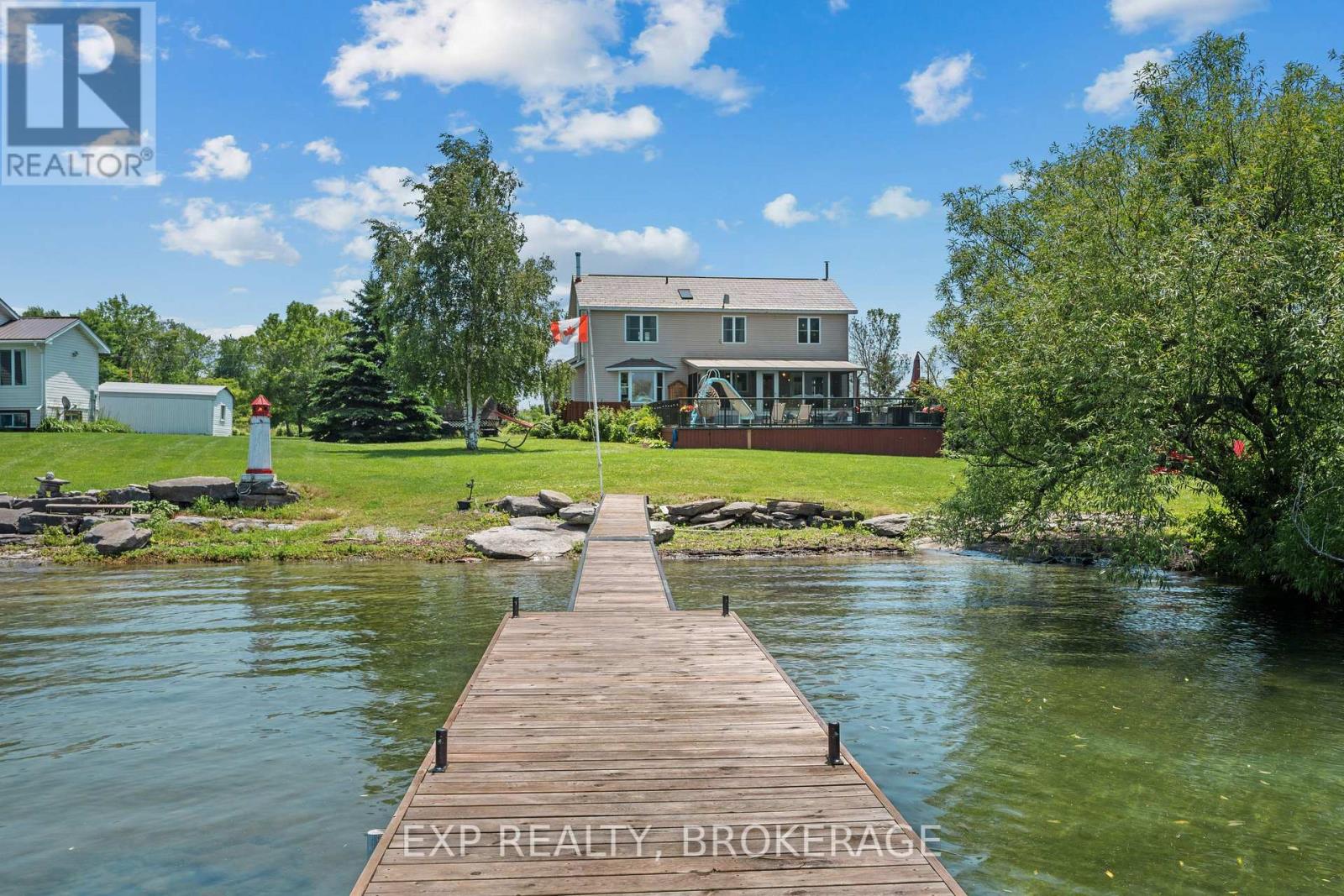 Residential in Frontenac Islands (Wolfe Island) 5