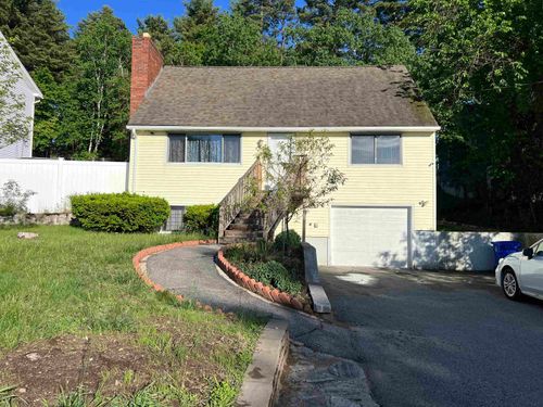 109 Weston Rd, Manchester, NH, 03103-3109 | Card Image