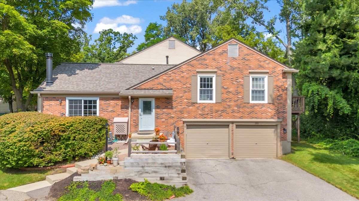 Paint Creek Ln, Rochester Hills, MI 48306