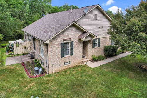 25452 Grove Ct, Flat Rock, MI, 48134-6010 | Card Image