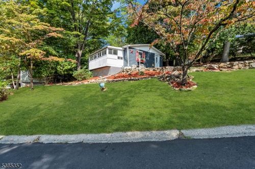 11 Northwood Dr, High Bridge, NJ, 08829-2212 | Card Image