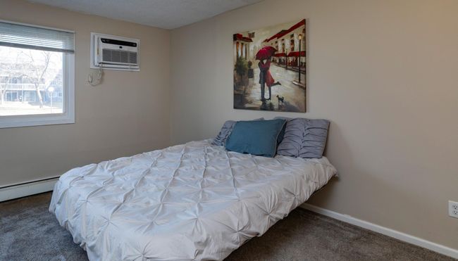 Large owners bedroom.jpg | Image 9
