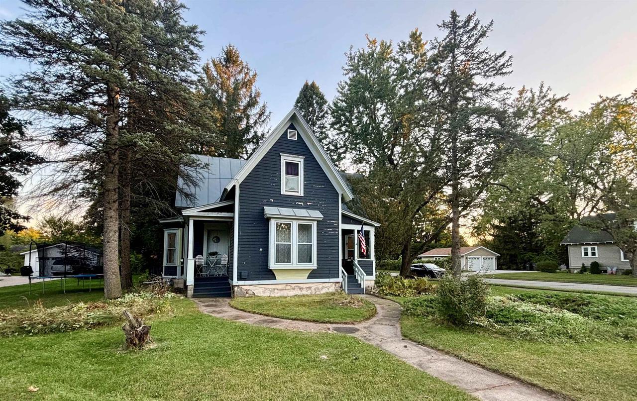 Lake St, Waupaca, WI 54981