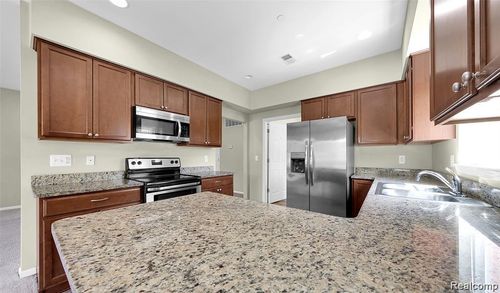 14265 Shadywood Dr, Sterling Heights, MI, 48312-3430 | Card Image