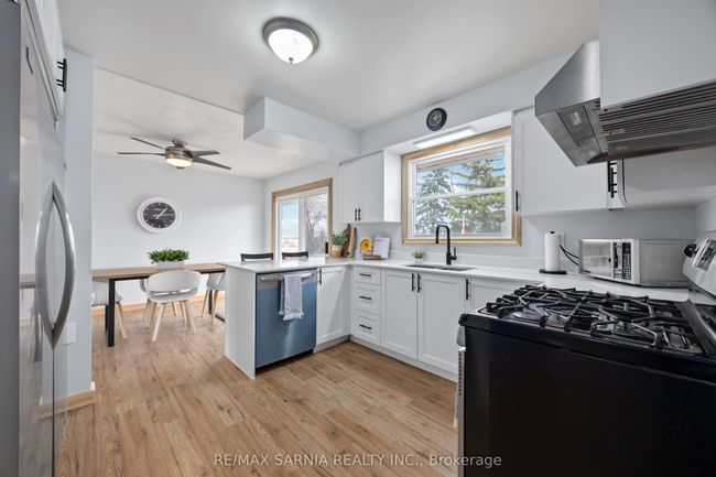 4186 Fairweather Rd, House other with 4 bedrooms, 2 bathrooms and 6 parking in Petrolia ON | Image 13