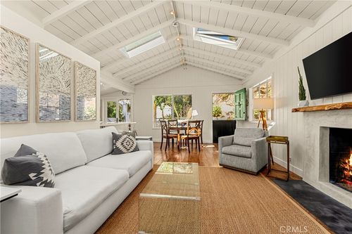 275 Woodland Dr, Laguna Beach, CA, 92651-1877 | Card Image