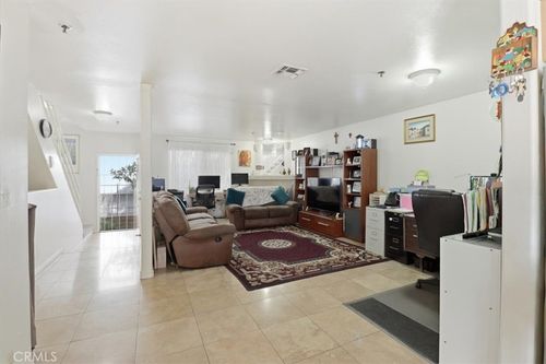 unit-4-9146 Tobias Ave, Panorama City, CA, 91402-1258 | Card Image