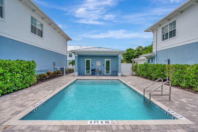 4662 Se Manatee Way, Condo with 3 bedrooms, 3 bathrooms and null parking in Stuart FL | Image 24