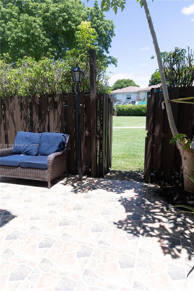 10919 Nw 67 Th Ter, House other with 4 bedrooms, 3 bathrooms and null parking in Doral FL | Image 52