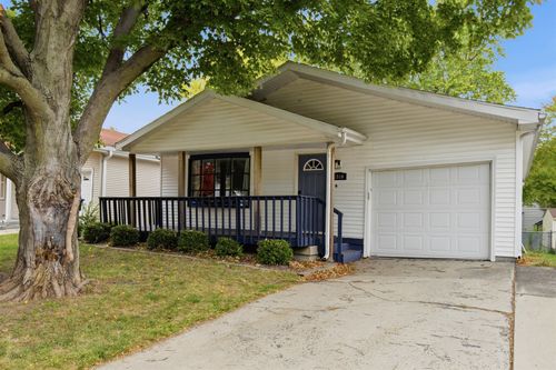 1516 N Hershey Rd, Bloomington, IL, 61704-2325 | Card Image