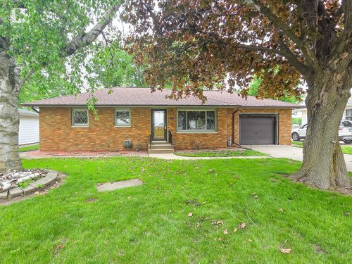 1718 Grace St, Streator, IL, 61364-3905 | Card Image