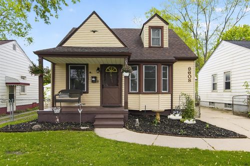 9608 Tecumseh, Redford, MI, 48239-2225 | Card Image