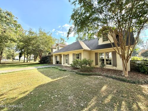 907 Grand Blvd, Greenwood, MS, 38930-2205 | Card Image